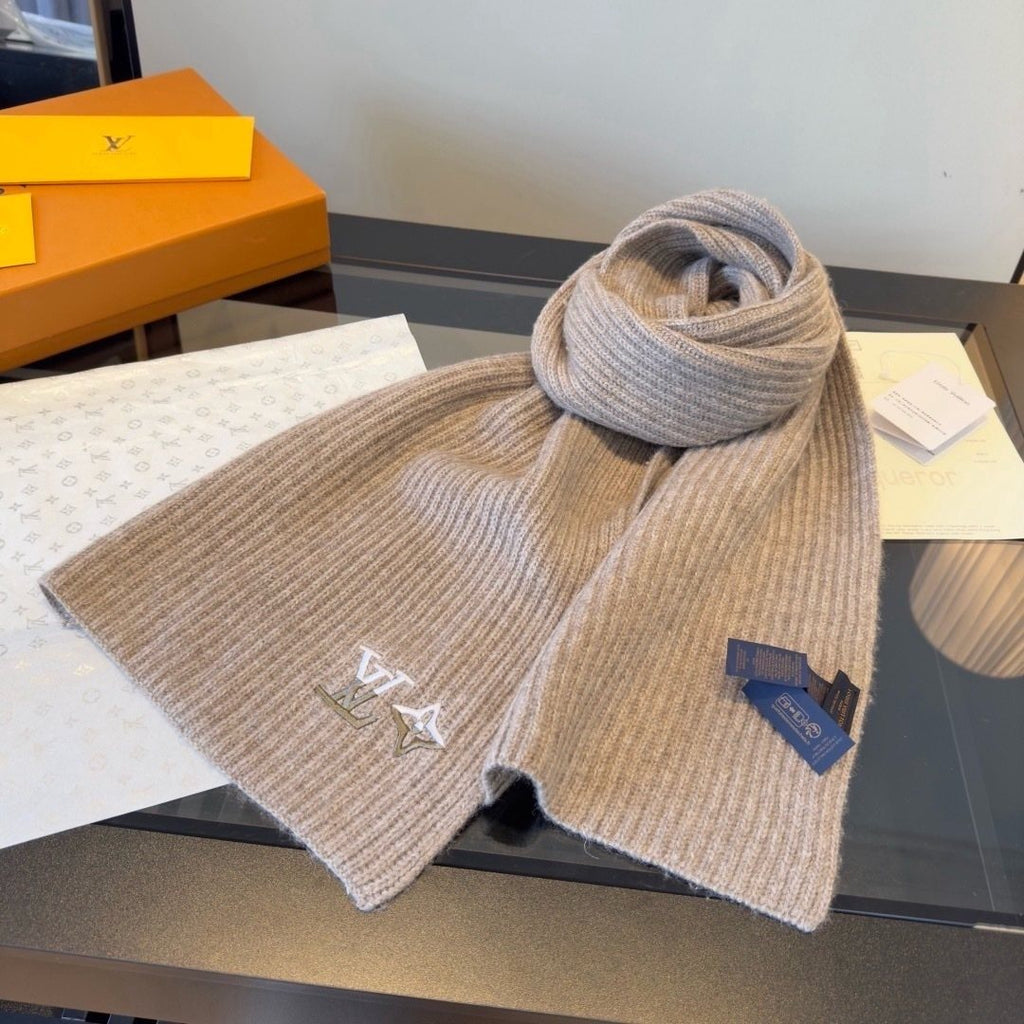 Louis Vuitton Rib-Knit Scarf & Beanie Set
